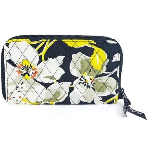 NWT♦️RETIRED♦️VERA BRADLEY DOGWOOD ZIP AROUND WALLET - Picture 1 of 10